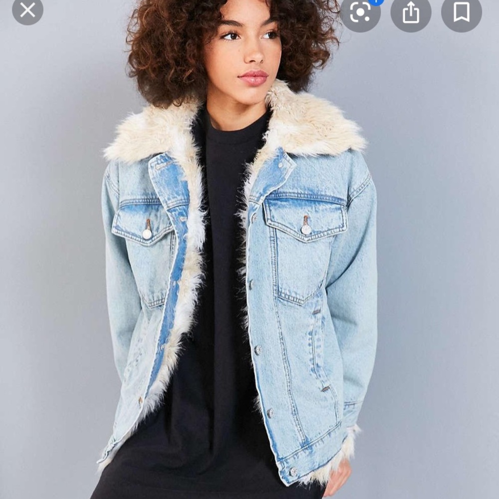 BDG FAUX FUR LINED DENIM TRUCKER JACKET🤍